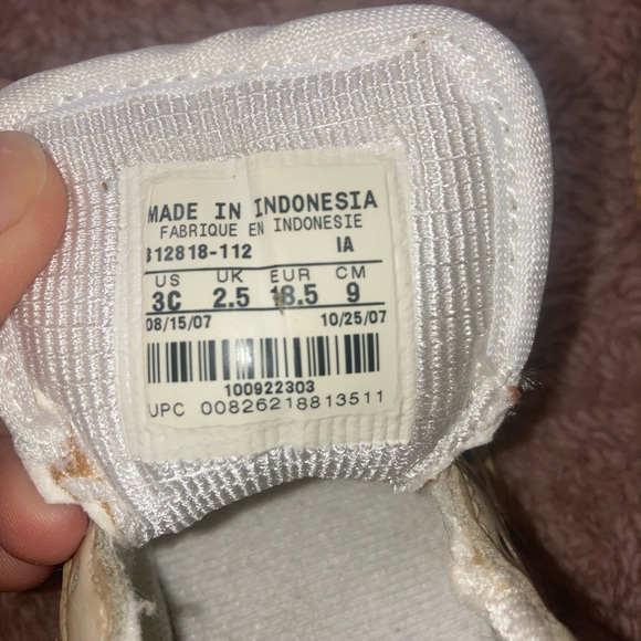 Baby Vintage Nikes - Picture 11 of 13